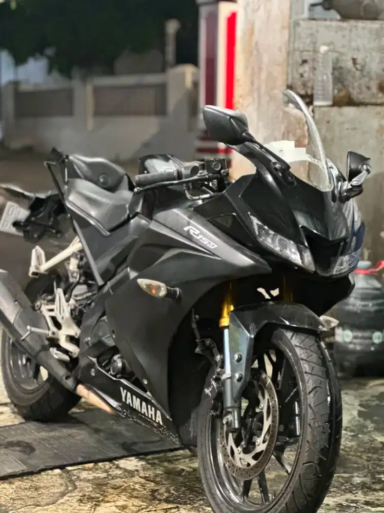 Jual Yamaha R15 V3 2020 Simpanan Warna Hitam Elegan