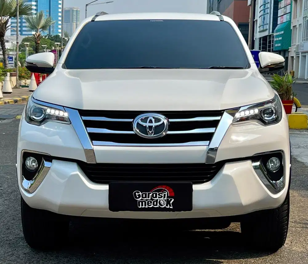 Toyota Fortuner VRZ 2019 Antik Low KM Murah Bekas Putih Ganjil Top