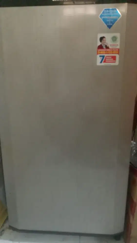 Dijual kulkas 1 pintu merek Sharp
