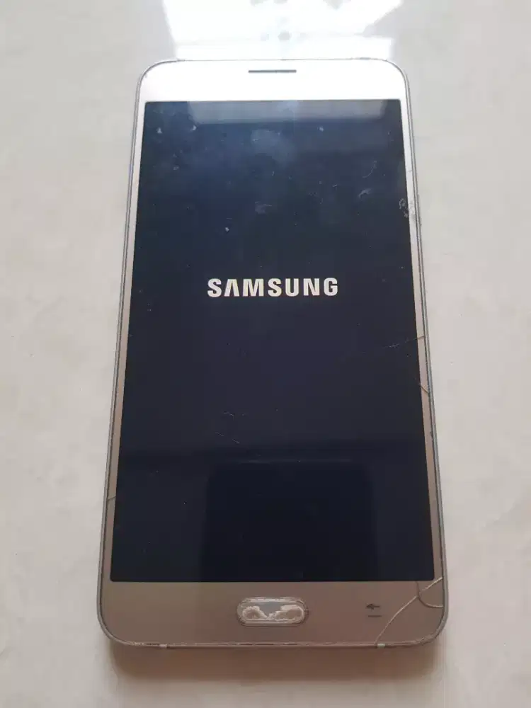 Samsung j7 2016 2/16gb
