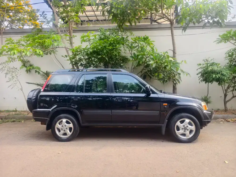Honda CR-V RD1 AT tahun 2001 Hitam