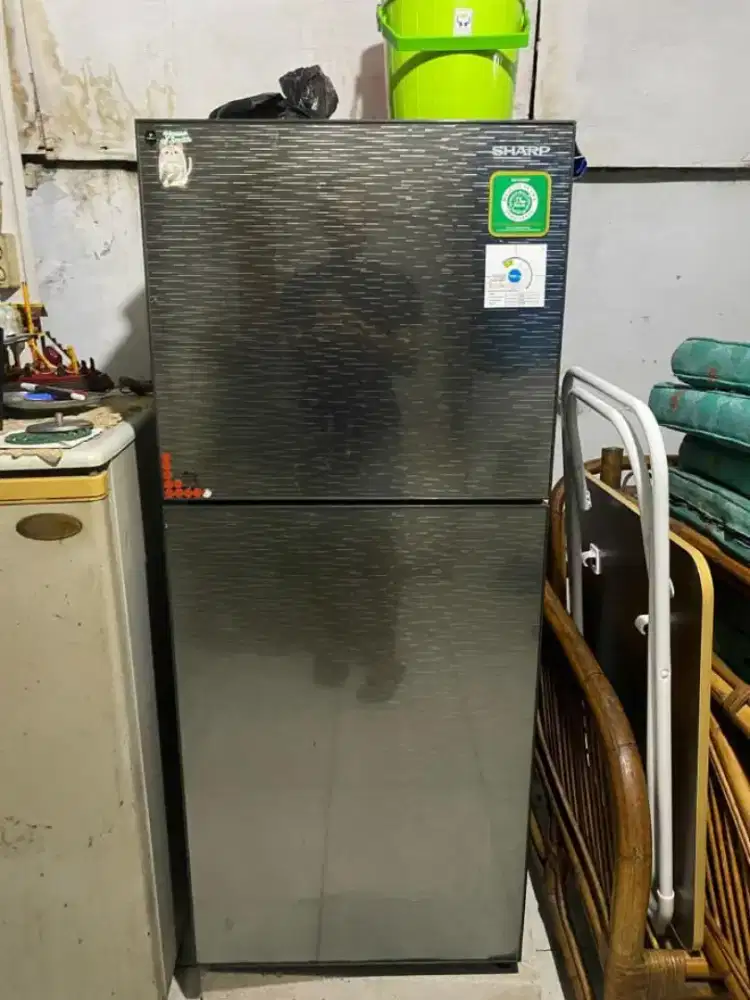 Sharp SJ-246XG (seri Shine Glass Door / 2 Pintu