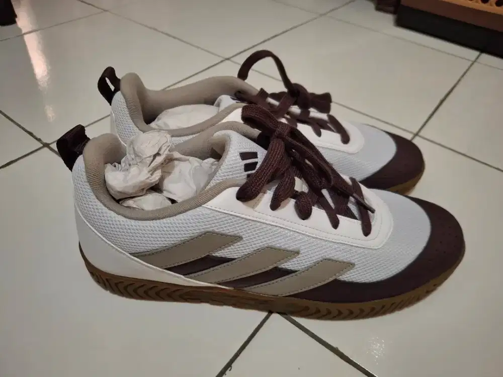 Sepatu Adidas Sneakers Pria Pivot Court JK0757 Original