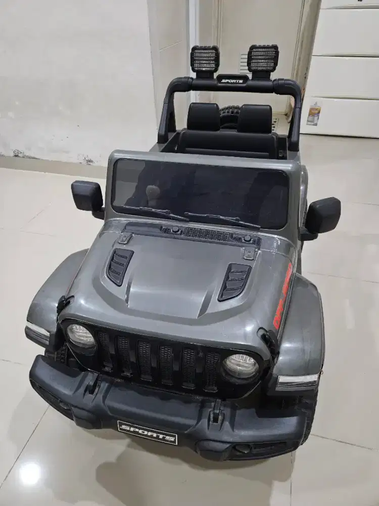 Mobil Aki Anak (Jeep)
