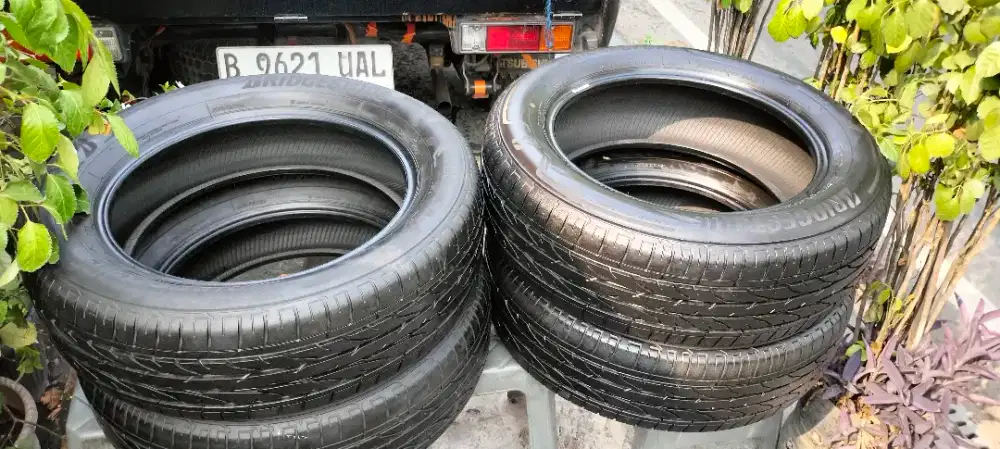 4ban Toyota Rush 215/60/R17 Bridgestone Alenza nik 2024 90% hub wa gan