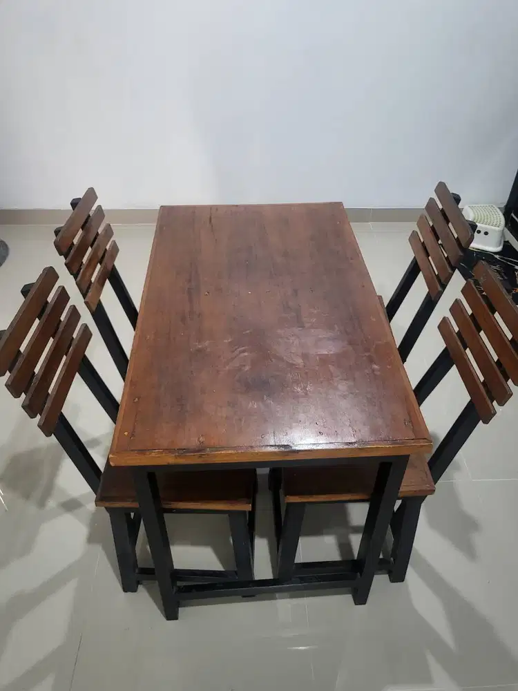 Set meja makan second