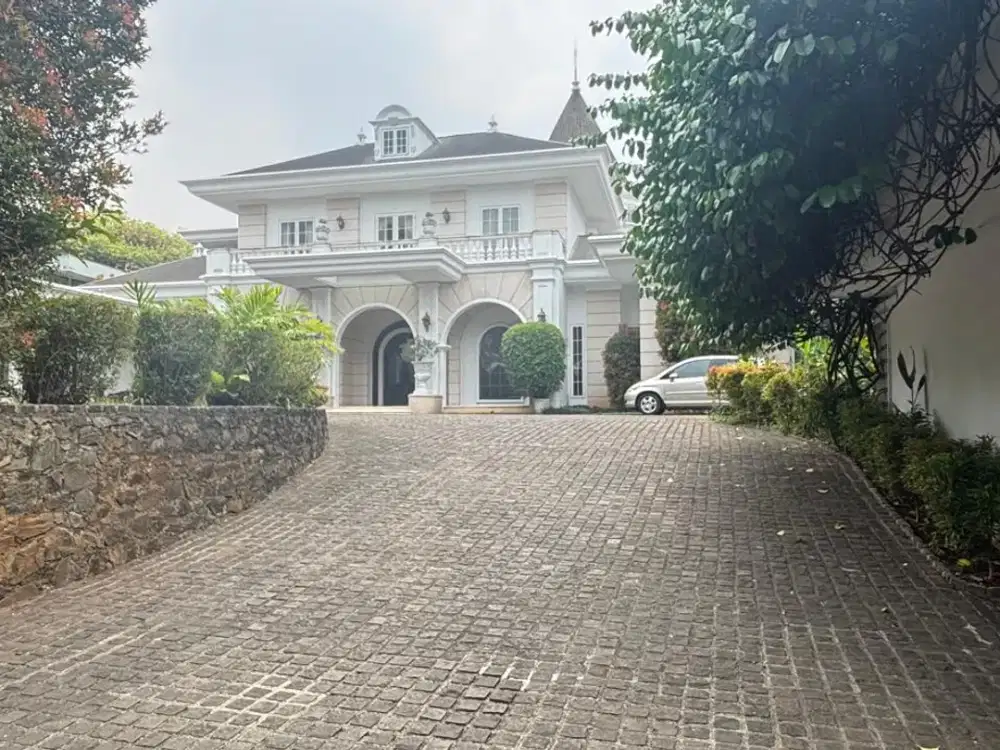 Rumah 2Lt Dengan Private Pool di Bukit Golf Utama Pondok Indah