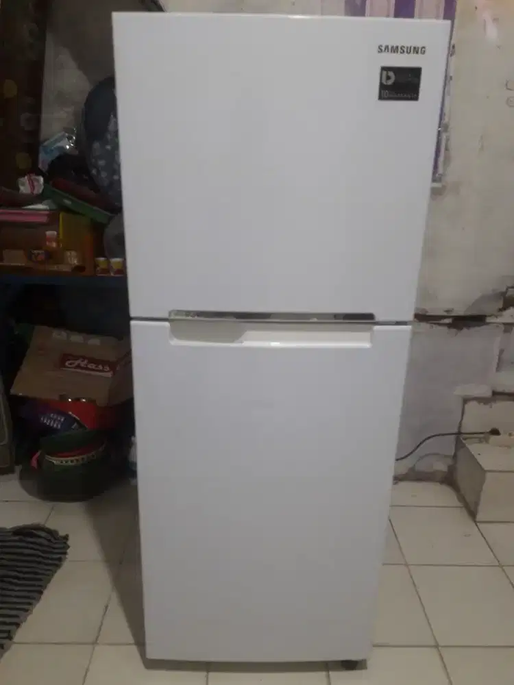 Di jual kulkas 2 pintu merk samsung normal dingin beku hrg 1,4jt