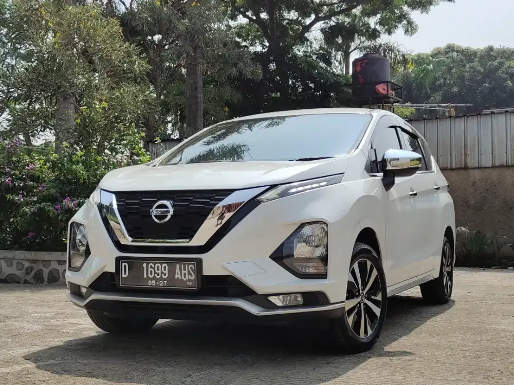Livina VL 2019 Matic Putih Service Record Ban Baru Xpander