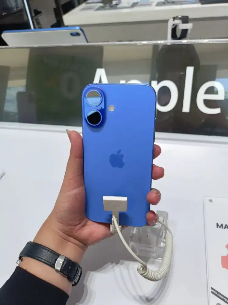 iPhone 16 basic