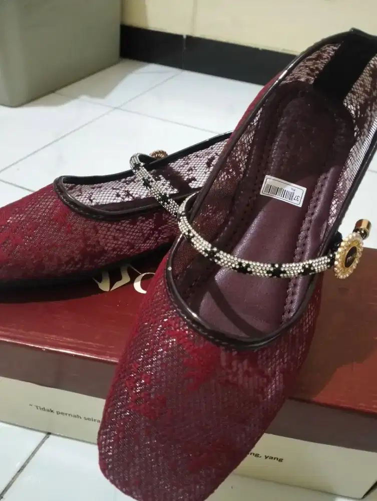 Sepatu flat baru jual