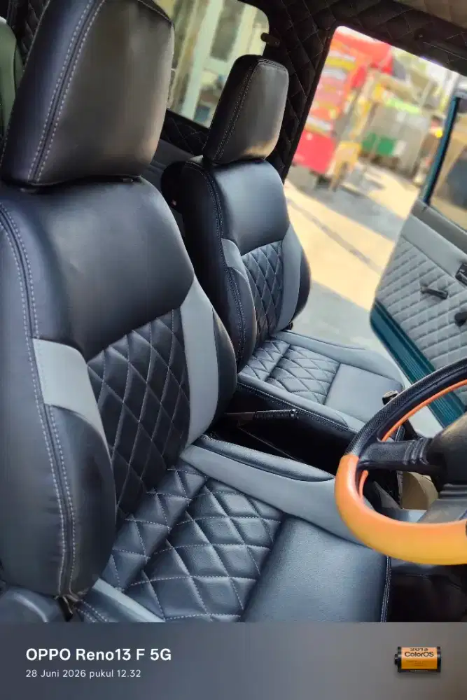 Semi bekleed, bekleed jok, karpet dasar dan plafon mobil