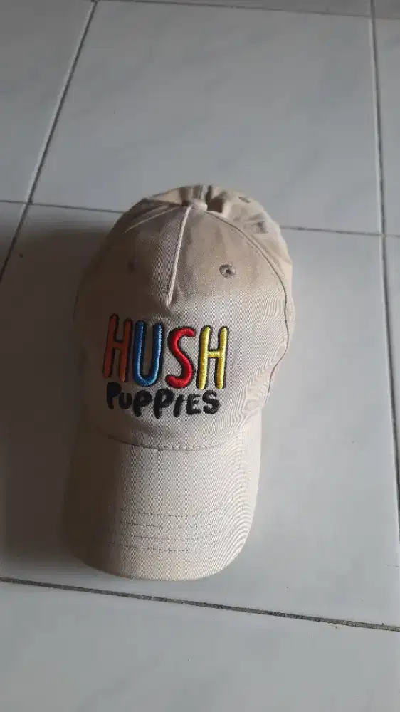 Di jual topi Hush puppies ori minat chat me