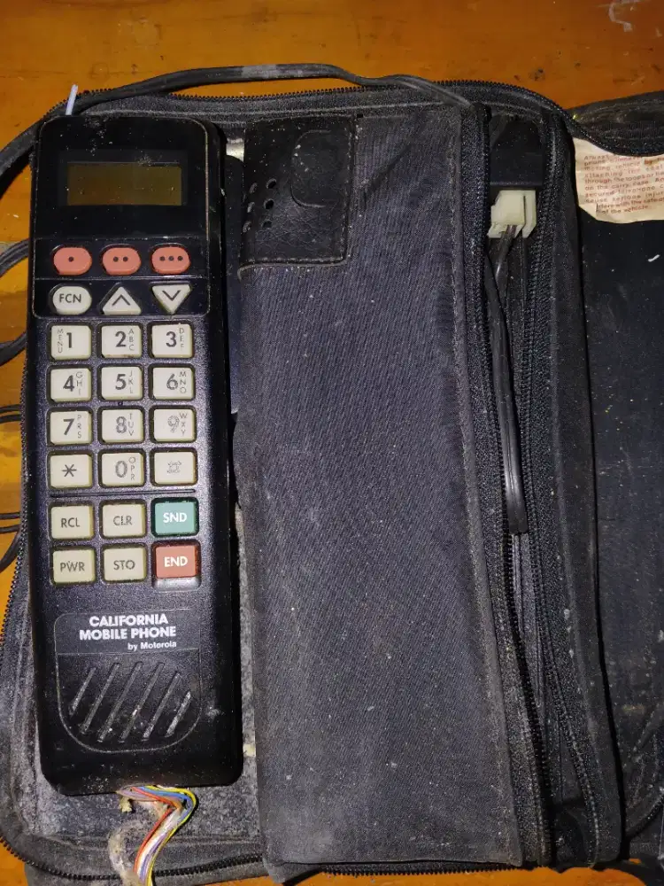 Telepon mobil jadul Motorolla