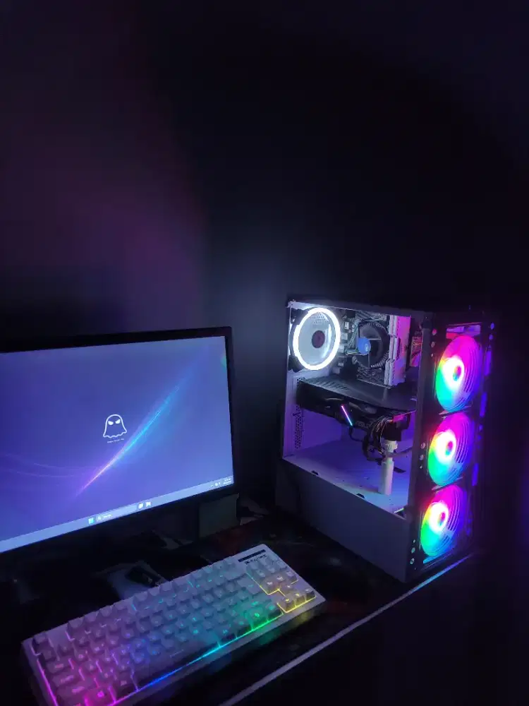 Dijual PC Gaming + Monitor 19