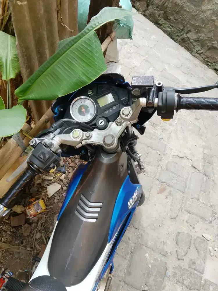 Satria Fu putih biru 2012