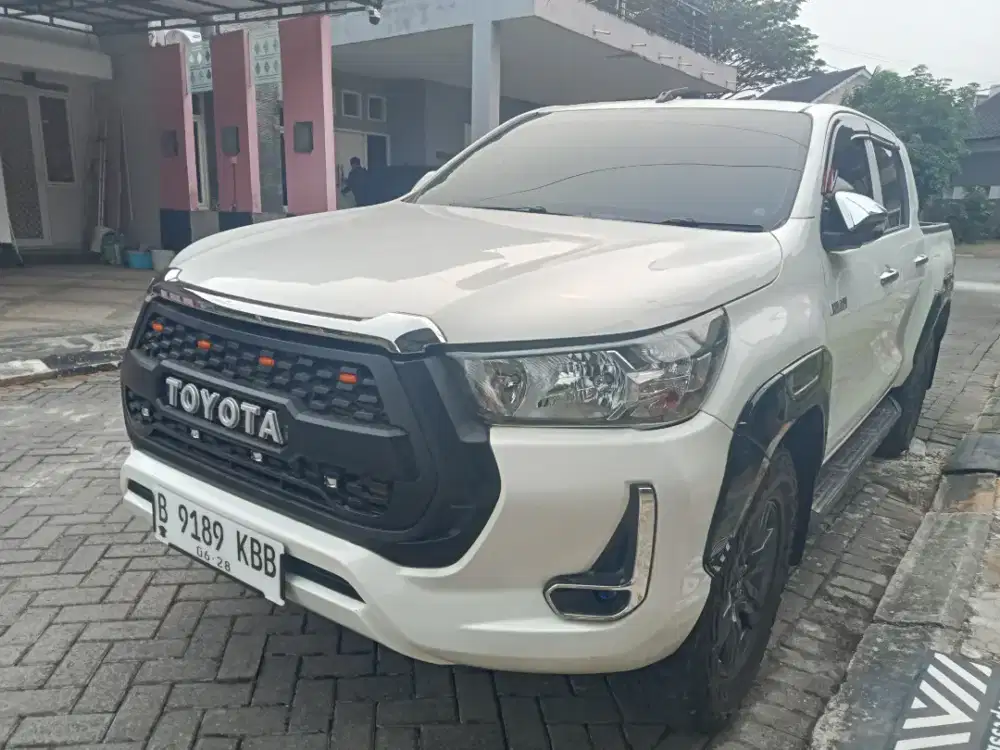 TOYOTA Hilux 4x4 2023