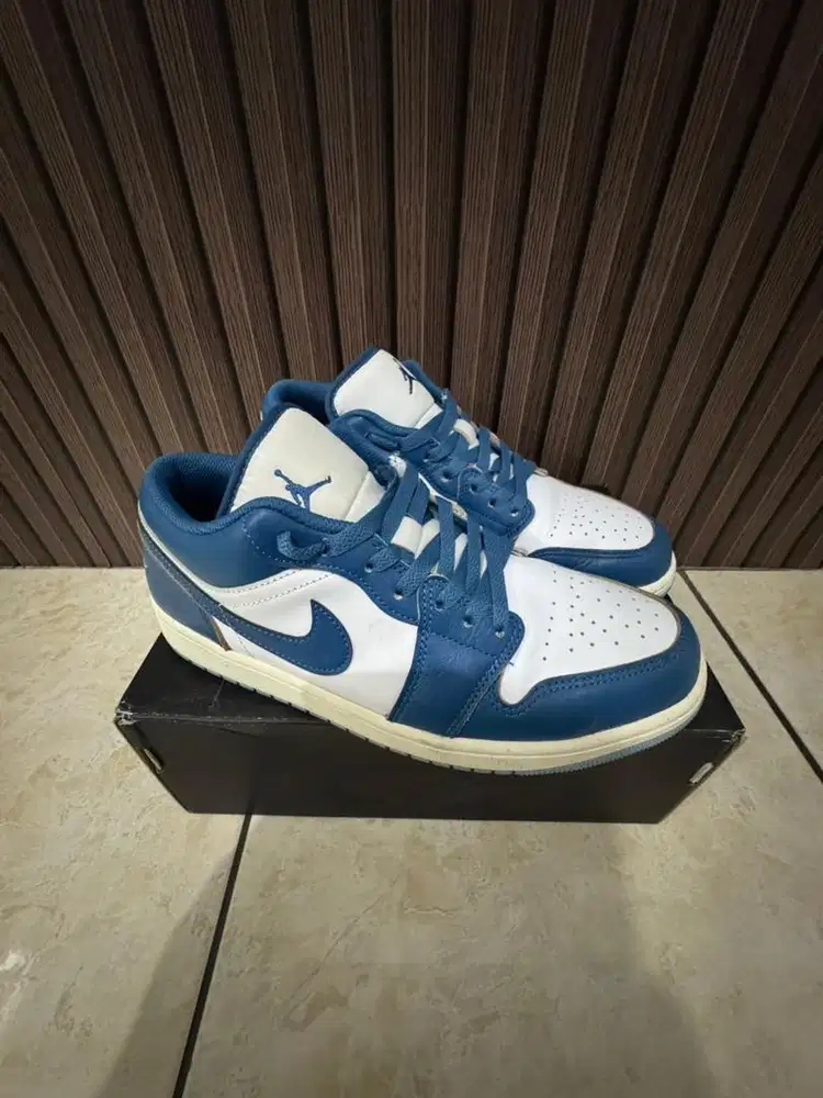 Sepatu Nike Jordan 1 Low SE White Industrial Blue