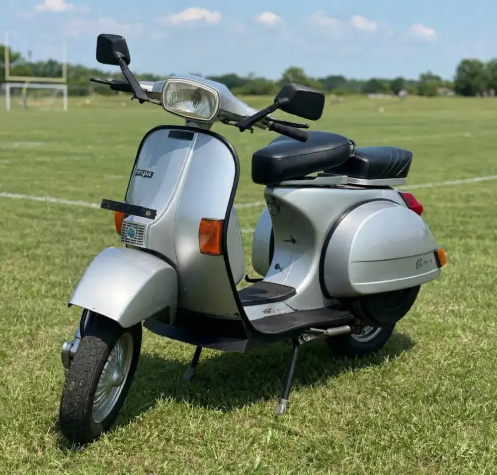 Vespa excel exclusive 2 zircon abu abu langka full ori BPKB BIRU