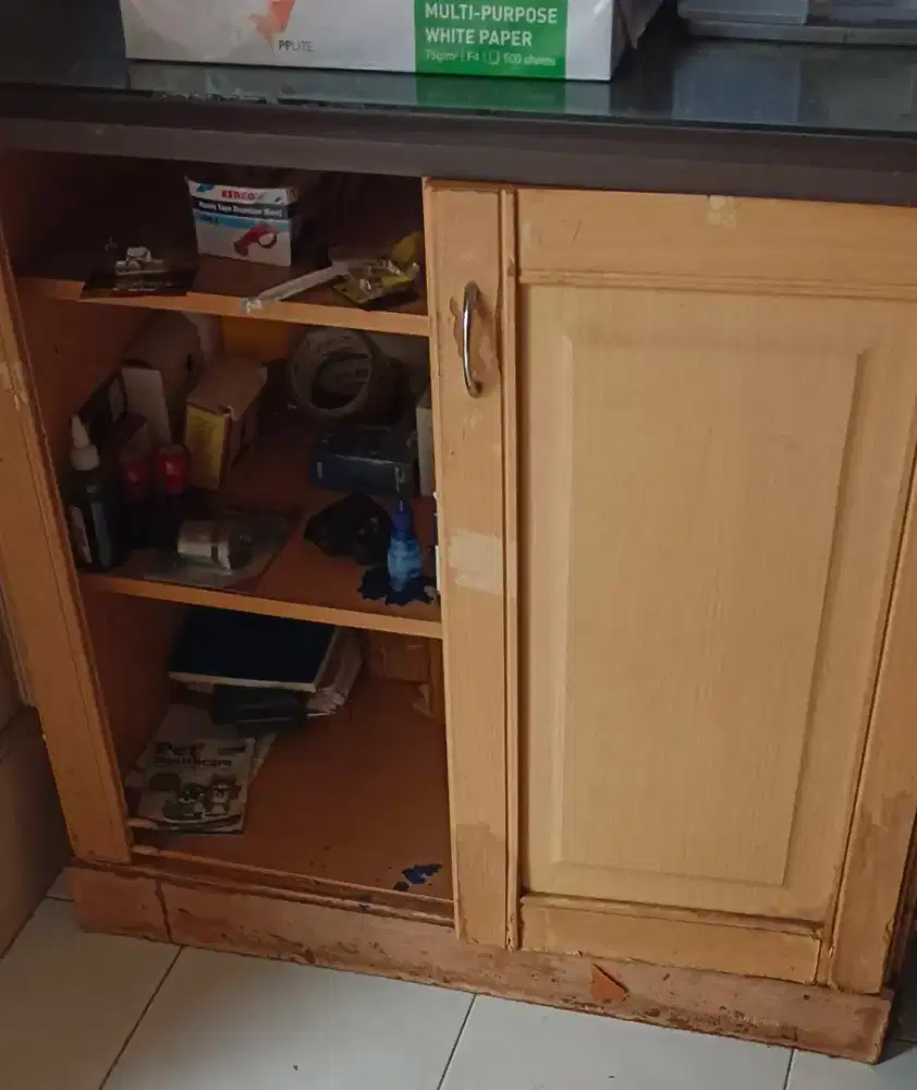 Gratis hibah lemari sesuai foto pintu lemari kiri lepas