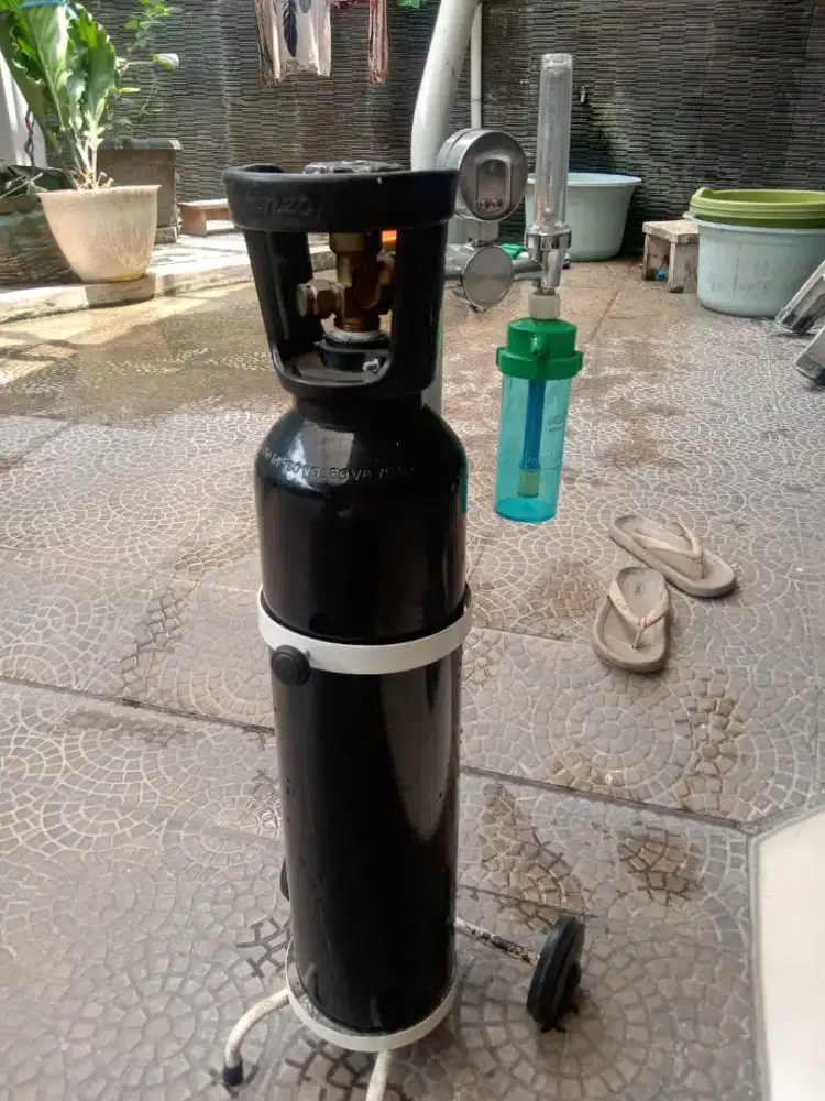 Oksigen mini warna hitam