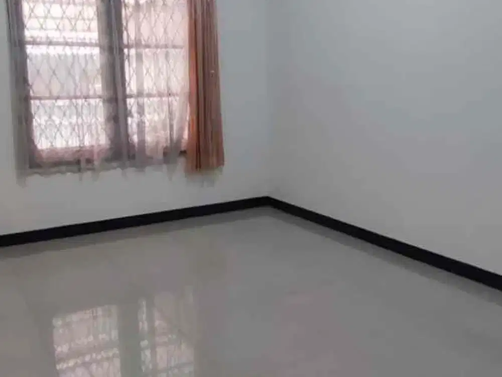 rumah sangat terawat di taman kopo indah 2 dekat borma