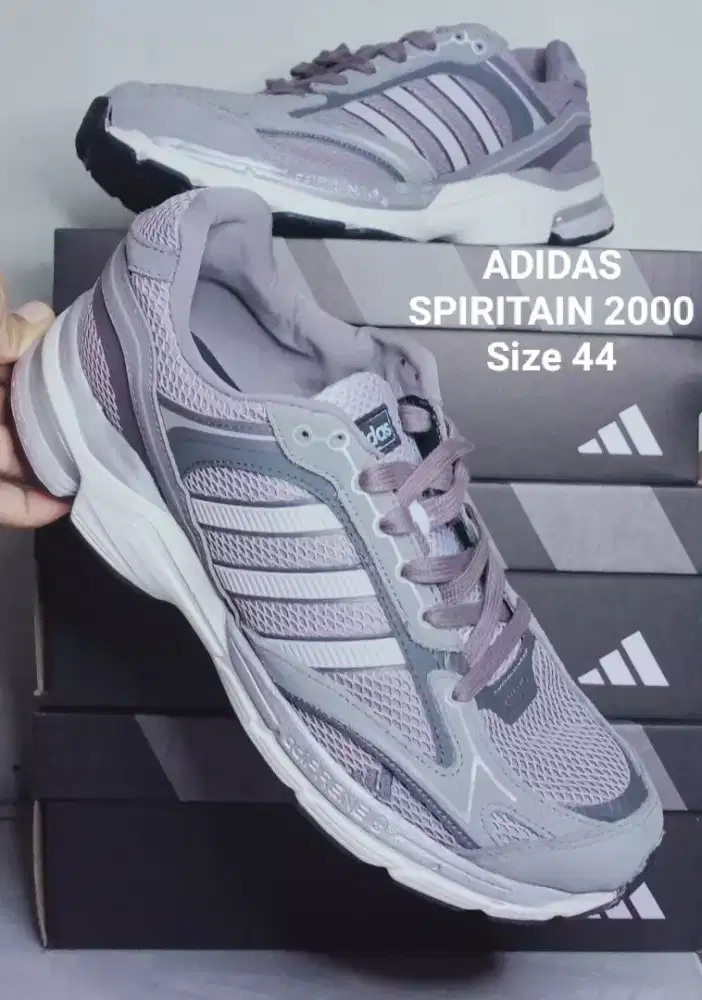 SEPATU RUNNING ADIDAS SPIRITAIN 2000 - Size 44