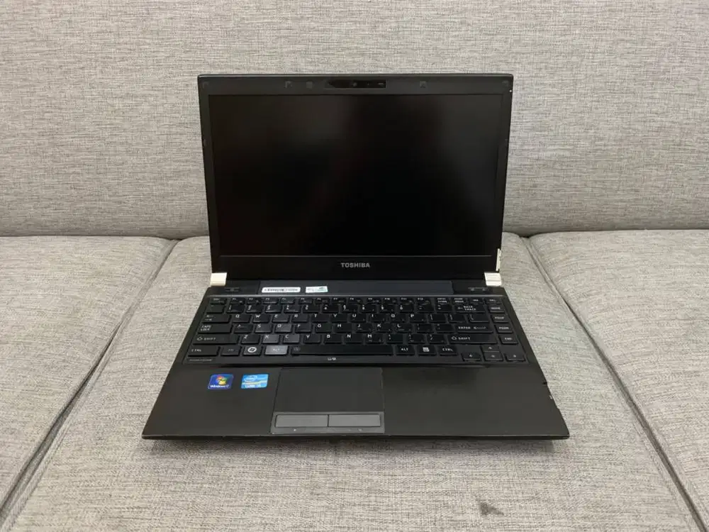 Toshiba Portege R830 Intel Core i3 - 2330M RAM DDR3 4GB SSD SATA 128GB