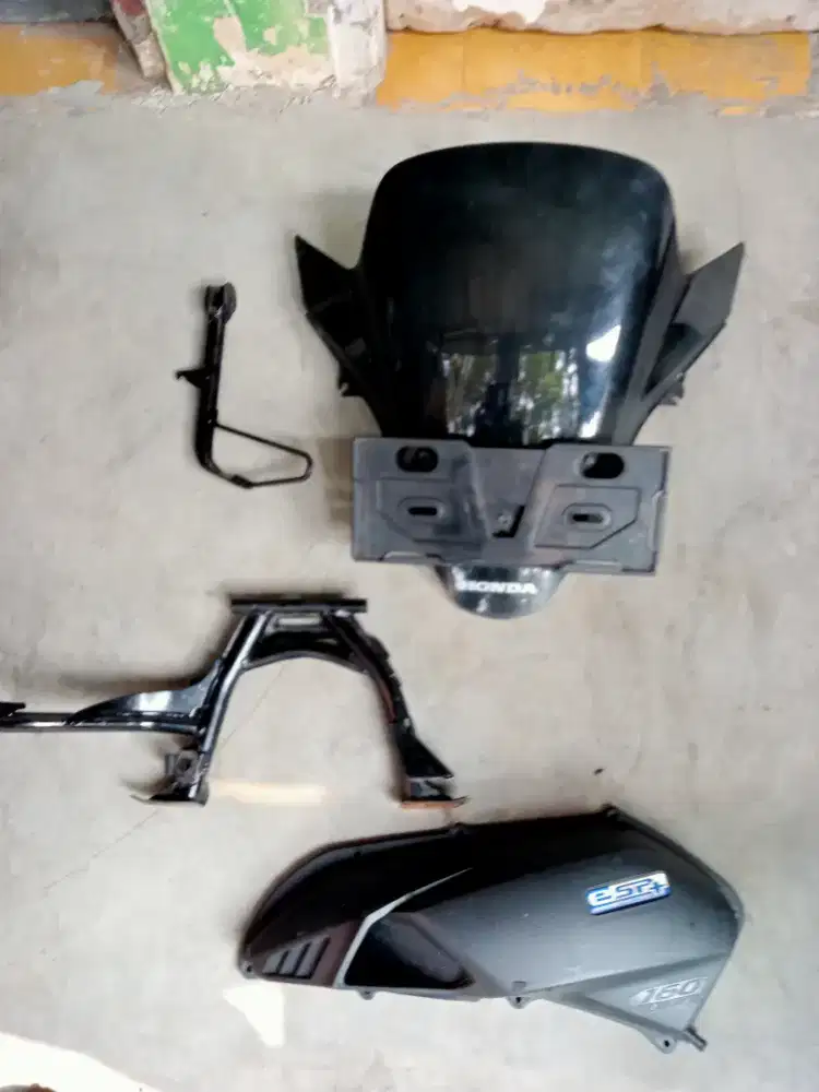 Part PCX 160 (visor, standar 1&2, tutup filter)