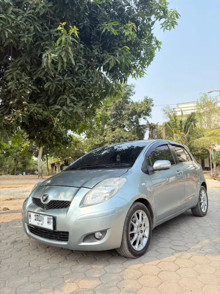 YARIS J MATIC 2010