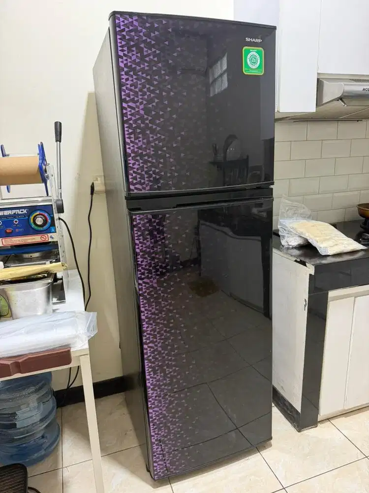 Kulkas Sharp tinggi 163cm dingin banget sudah dimodifikasi