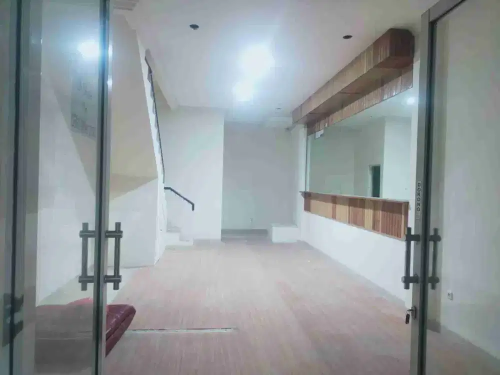 Disewakan Ruko 3 Lantai Siap Pakai Dekat Boulevard Di Grand Galaxy City. Kota Bekasi