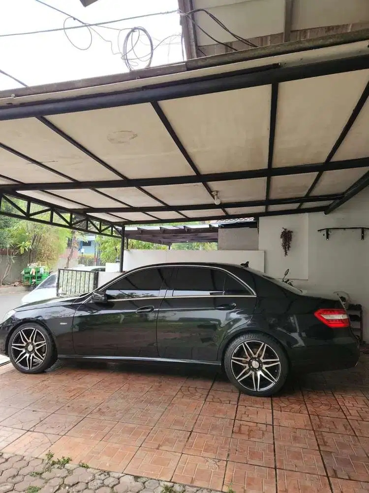 Mercedes-Benz E200 2012 Bensin