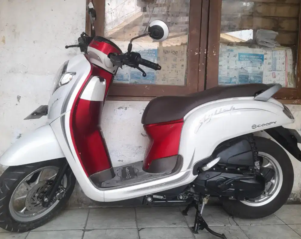 Honda scoopy Donat 2020 cbs iss cw asli putih B dki a/n sendri pjk pjg