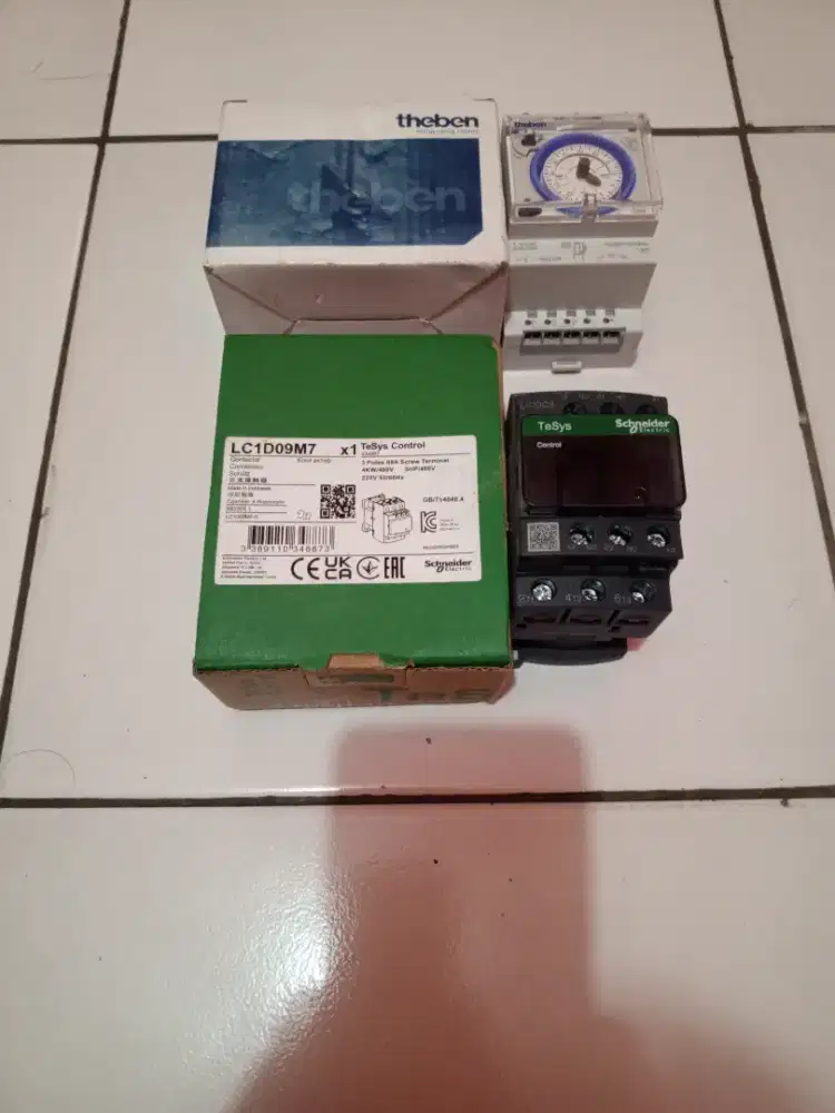 Kontaktor Schneider timer theben