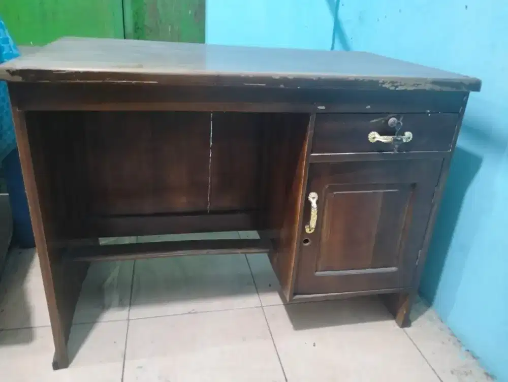 Meja kantor 2 laci