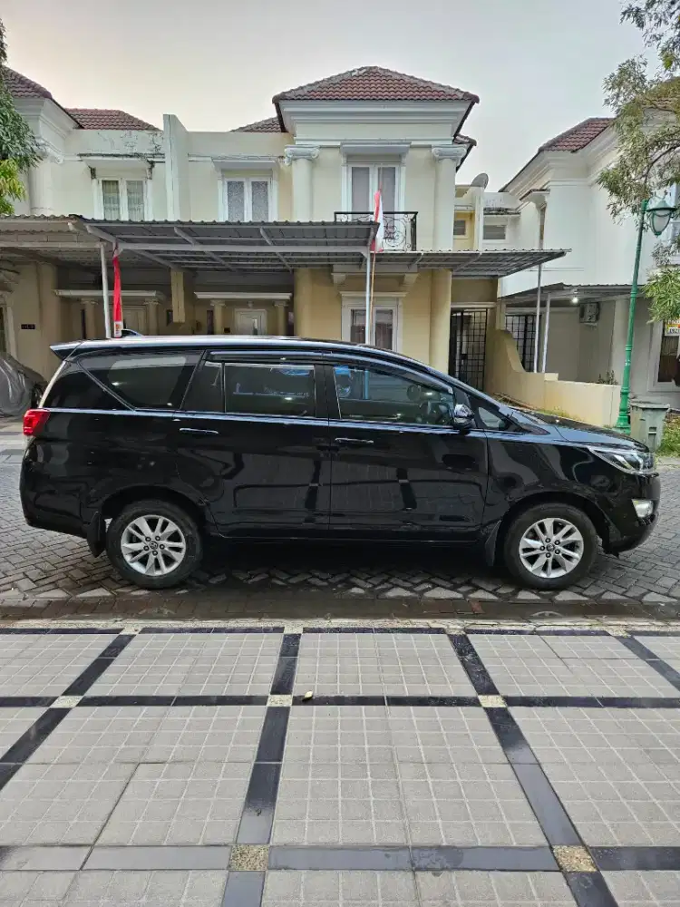 Dijual Toyota Kijang Innova 2.4 V Diesel AT 2020 Hitam Plat DT Kendari