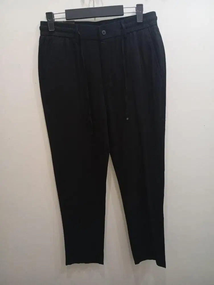 LORO PIANA CELANA GOLF HITAM