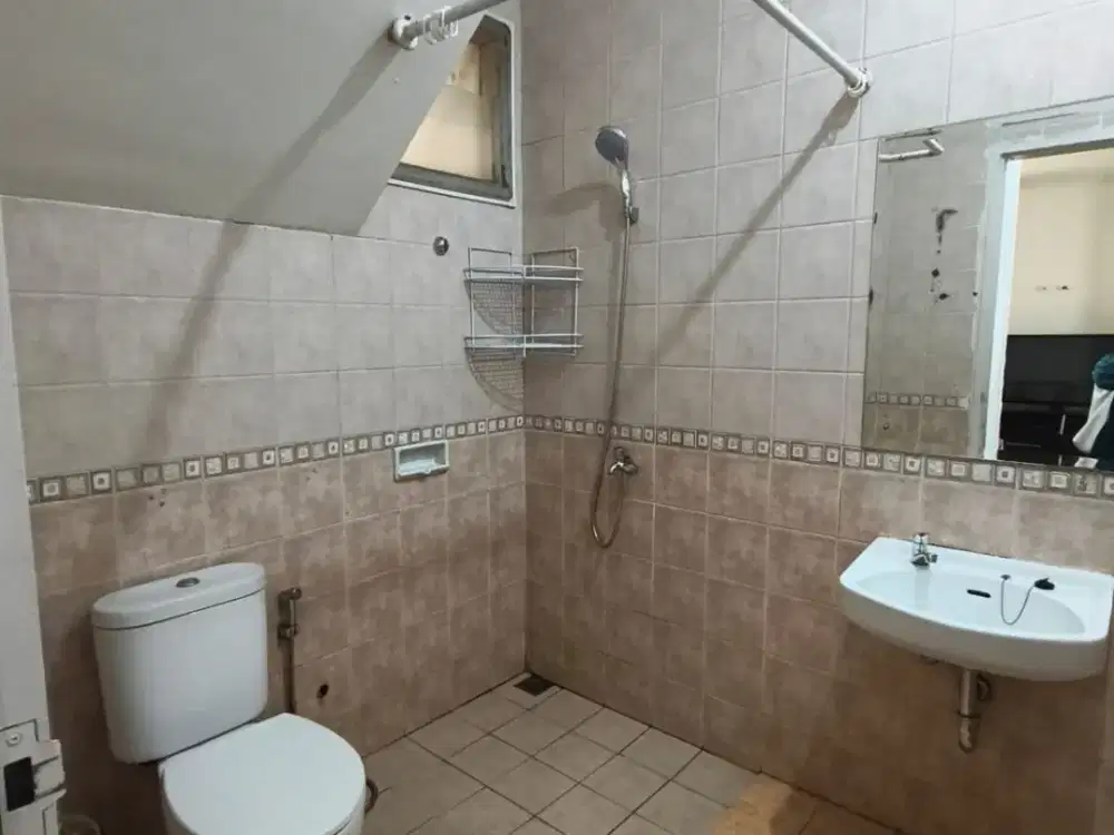 Disewa Rumah Fully Furnished DeLatinos BSD