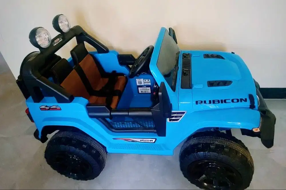 Mobil mainan aki anak