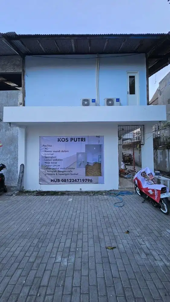 Kos Putri Nginden Semolo