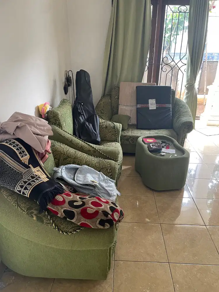 Karena mau pindah rumah