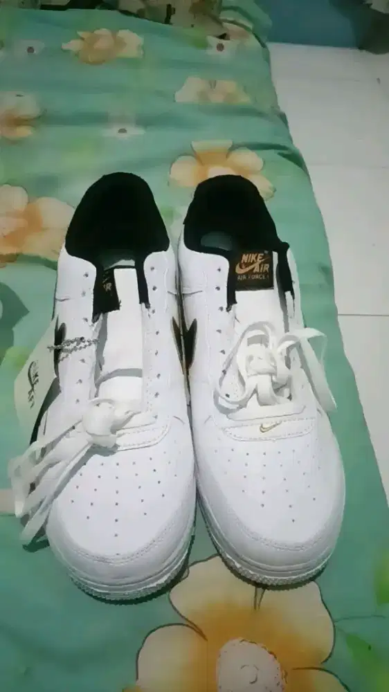 Sepatu Nike baru