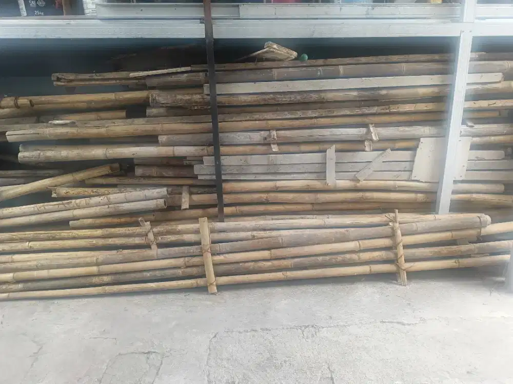 JUAL BAMBU BEKAS COR ukuran 4-7mtr msh bagus ada 100-150bj