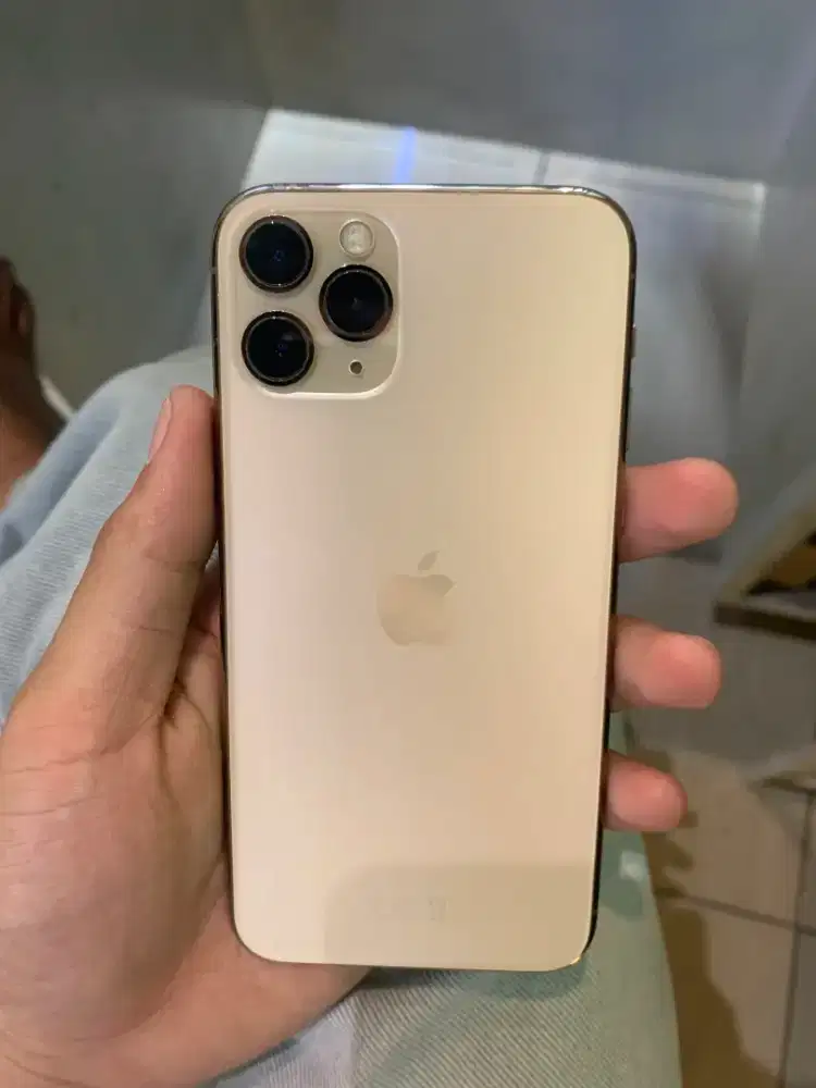 iPhone 11 pro 64gb gold