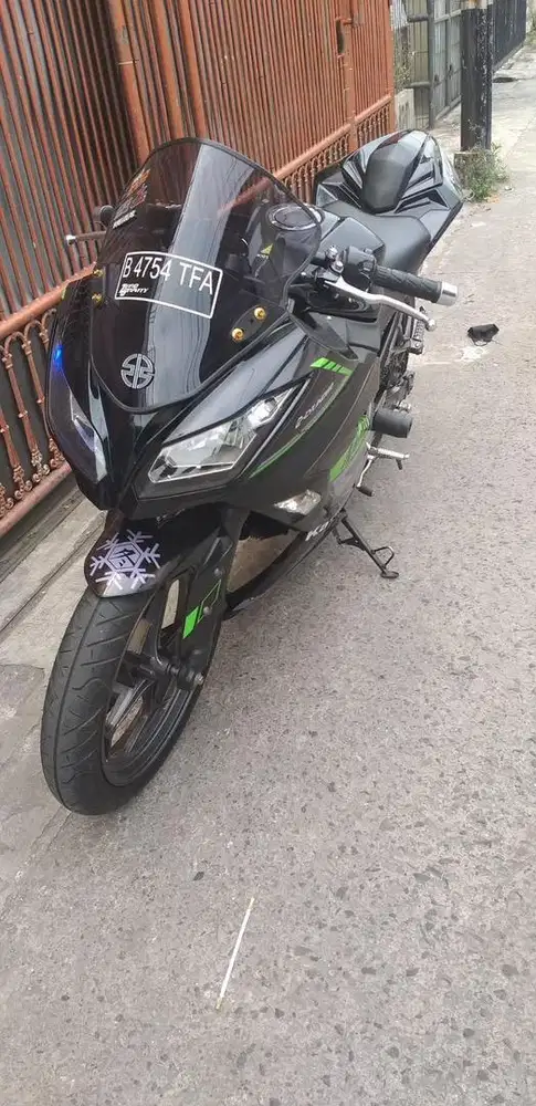 Kawasaki Ninja 250 fi blackgrey murah km rendah made in thailand