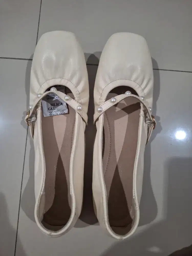 GIO SAVERINO SHOES SZ 39 CREAM
