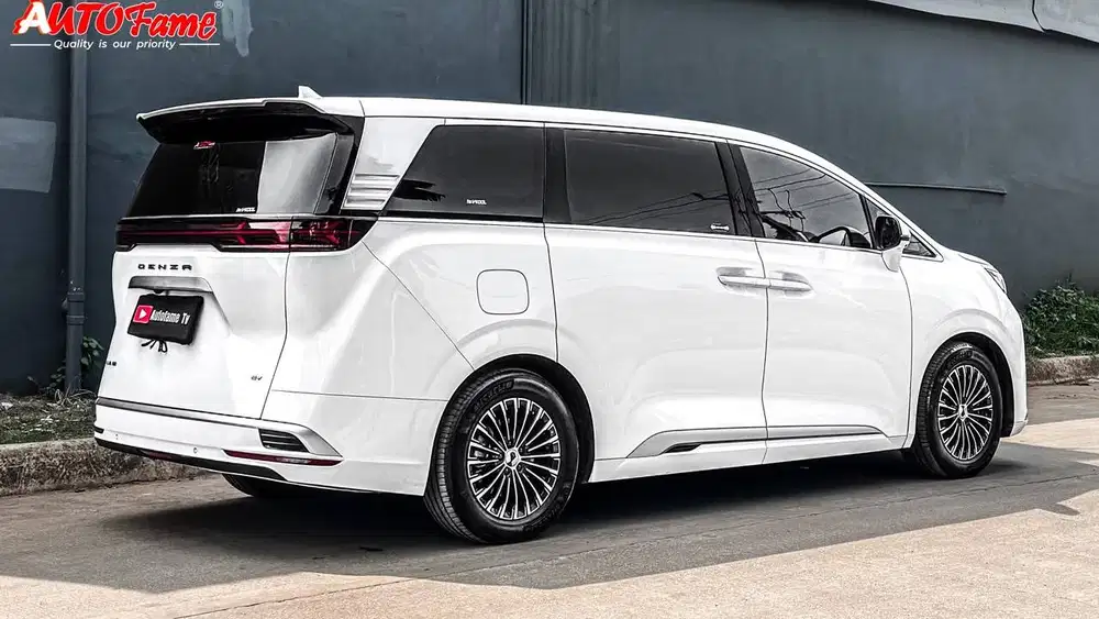 Denza D9 Full Electric 230 kWh 226HP Pemakaian 2026 White NIK 2025