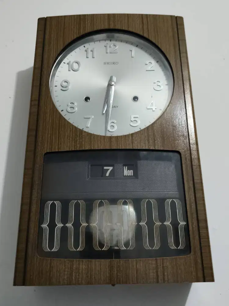Jam Pendulum Seiko