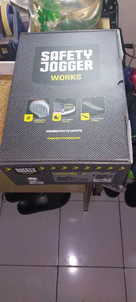 Sepatu Safety Jogger Work